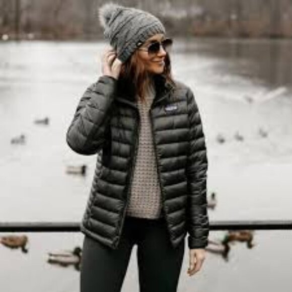 Patagonia Jackets & Blazers - Patagonia Down Black Quilted Puffer Jacket with Full-Length Zipper Women Size XL